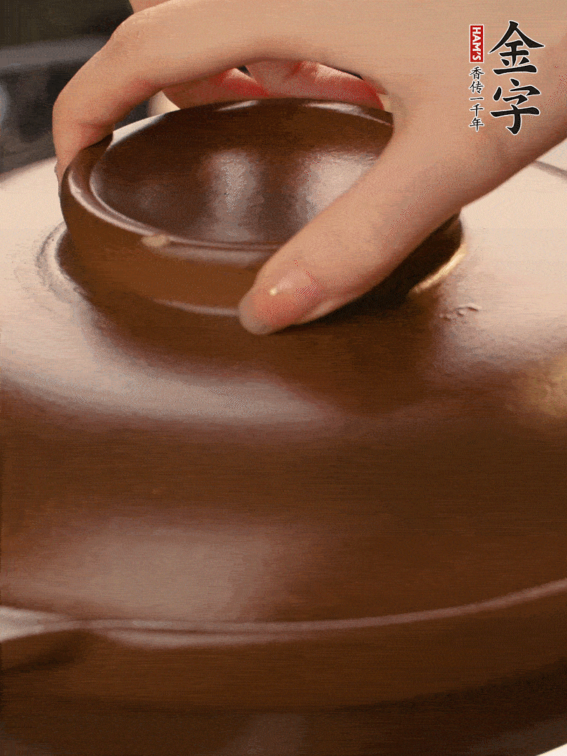 再下日本豆腐煮3分鐘。