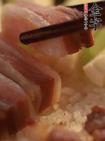 轉(zhuǎn)小火，繼續(xù)蓋蓋子燜2-3分鐘。