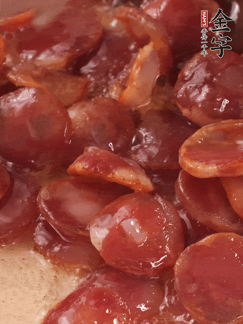 絲苗米洗凈后，用1.5倍水煮至6分熟（偏硬的質(zhì)地），網(wǎng)篩撈起瀝干水分備用。