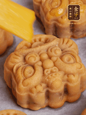 冷卻5分鐘刷上蛋液，160℃再烤10分鐘，回油1晚更香