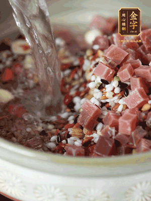 加入金字火腿丁，清水