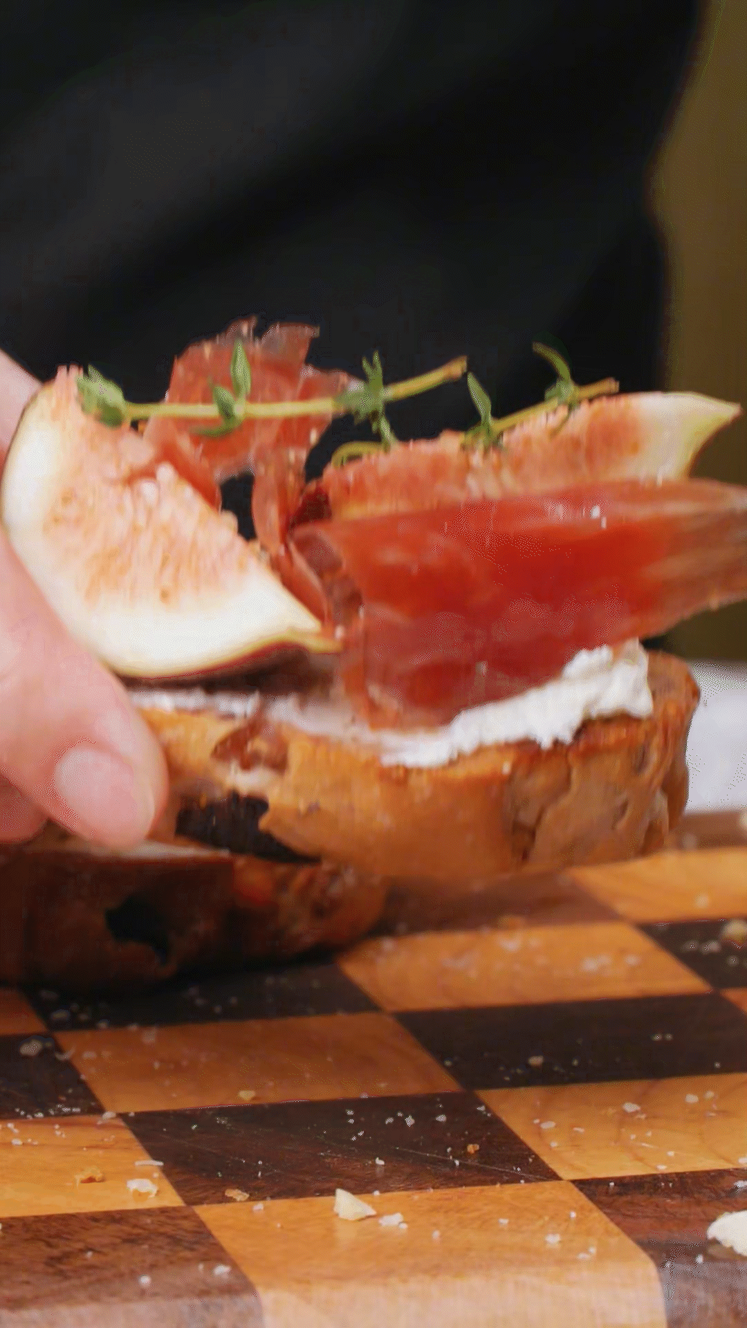 歐包切片，烤箱180°復(fù)烤10分鐘
