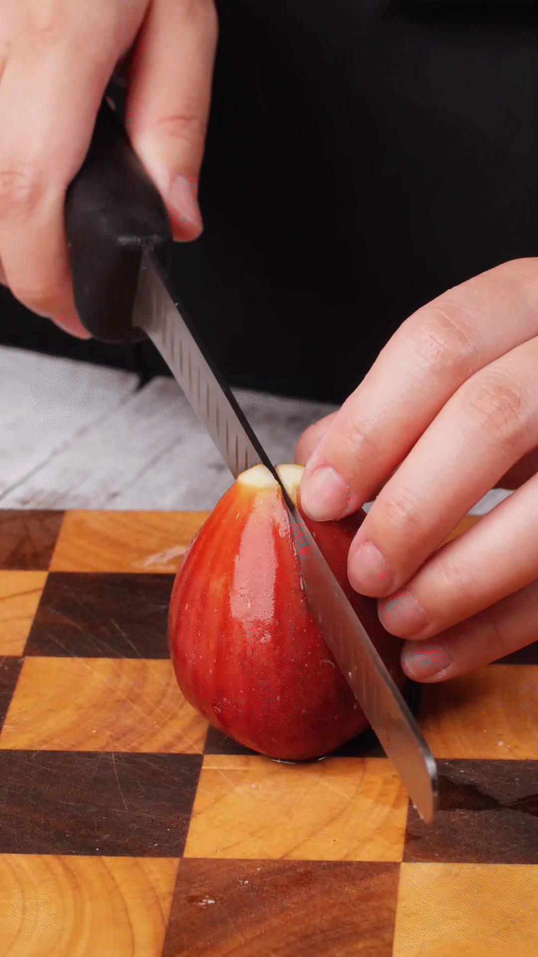 無(wú)花果洗凈改刀
